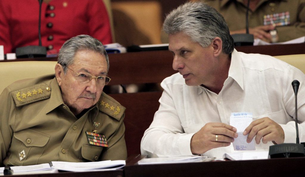 miguel-diaz-canel-conRaul-1024x594.jpg